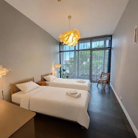Spacious 165 M2 4 Bedroom Flat And Roof Terrace In The Heart Of