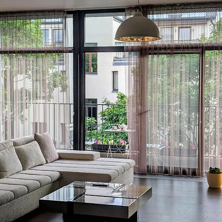 Spacious 165 M2 4 Bedroom Flat And Roof Terrace In The Heart Of *