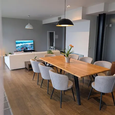 Spacious 165 M2 4 Bedroom Flat And Roof Terrace In The Heart Of Riga